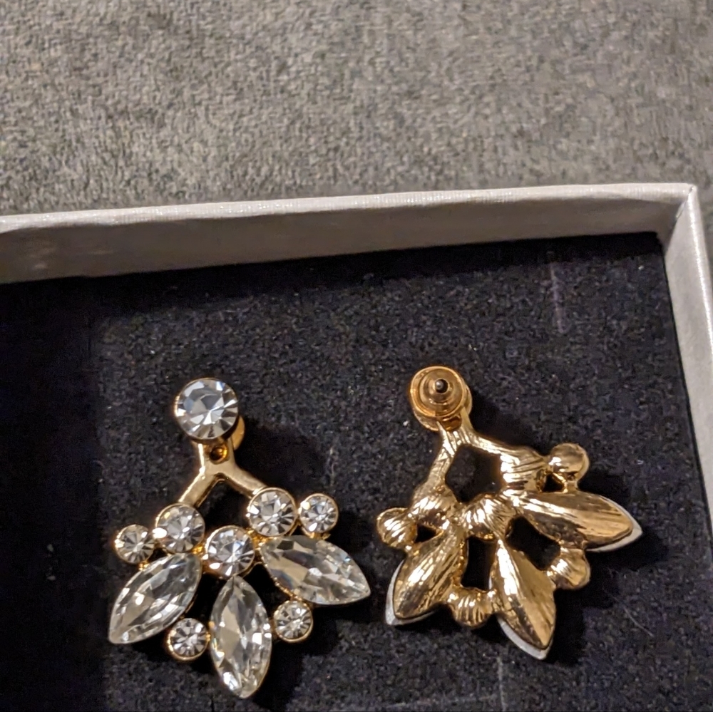 Stud earrings - Picture 3 of 4
